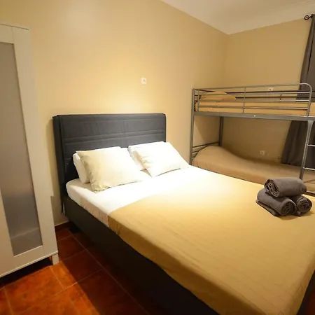 Apartamento Avenida De Roma شقة *